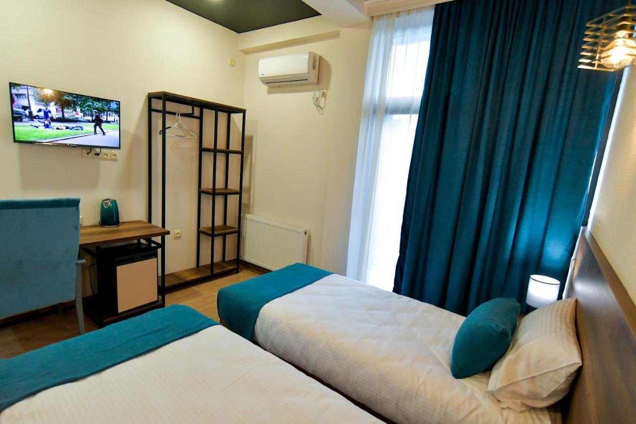Hill Hotel Koutaïssi Extérieur photo