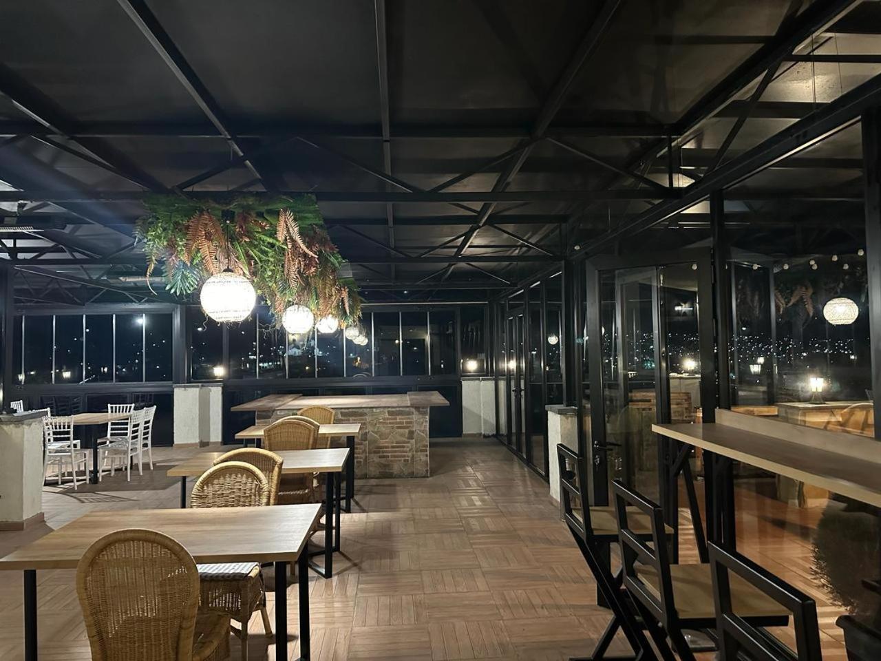 Hill Hotel Koutaïssi Extérieur photo
